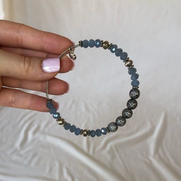 Jewelry - Handmade Blue Stone Bead Expandable Bracelet